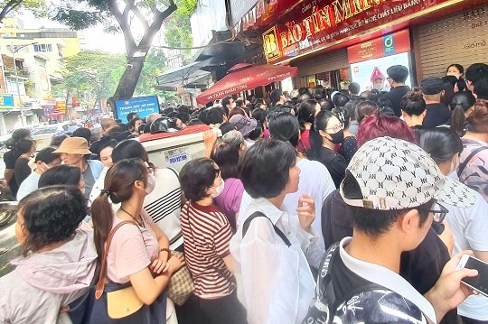 Giá vàng hôm nay 12.11: Tăng vọt 152 triệu, đỉnh lịch sử hay chỉ là 'cái bẫy'?