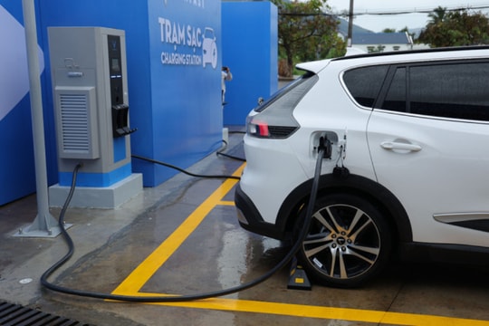 Không doanh nghiệp nào được độc quyền trạm sạc xe điện