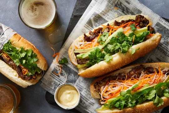 Vụ ngộ độc bánh mì: Công nghệ nào để cứu ẩm thực đường phố?