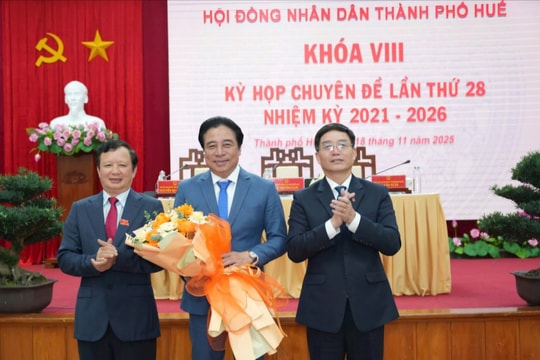 Ông Nguyễn Khắc Toàn được bầu làm Chủ tịch UBND TP Huế