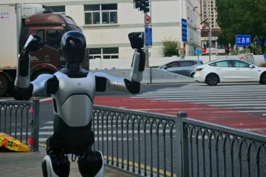 Robot Trung Quốc lập kỷ lục Guiness về đi bộ