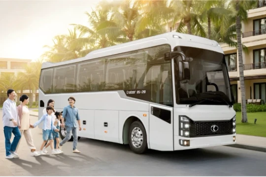 Thaco ra mắt bus ghế ngồi Cruizer 95S