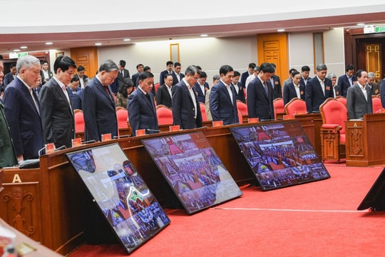 Tổng Bí thư Tô Lâm mặc niệm những người thiệt mạng do bão lũ