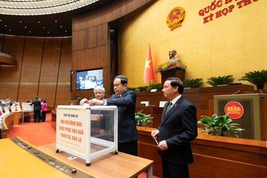 Quốc hội tưởng niệm người tử vong do thiên tai và ủng hộ đồng bào vùng lũ