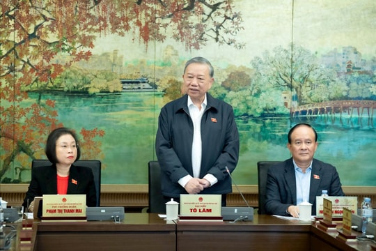 Tổng Bí thư Tô Lâm: Kịp thời đào tạo giáo viên để dạy toán, văn, sử... bằng tiếng Anh