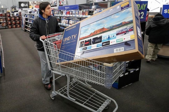 Khách hàng chần chừ với Black Friday 2025, chờ giá hời hơn nữa