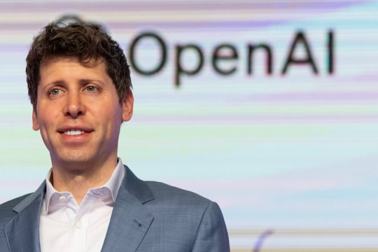 OpenAI bình thản trước khoản nợ 100 tỉ USD các đối tác