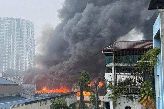Cháy lớn tại Nhà máy bia Hà Nội