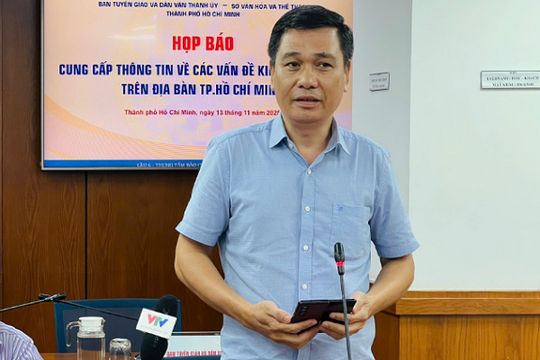 Sốc: TP.HCM bỏ thu phí vỉa hè vì vướng luật