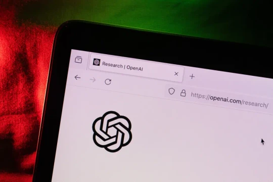 Các sản phẩm AI của OpenAI giúp nhân viên tiết kiệm gần 1 giờ/ngày