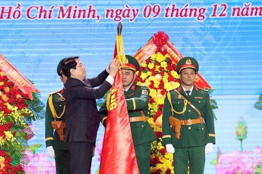 Chủ tịch nước Lương Cường trao danh hiệu Anh hùng LLVT nhân dân cho Quân khu 7