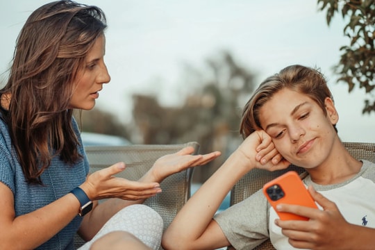 Cấm trẻ em dùng mạng xã hội, Úc bước vào cuộc chiến mới