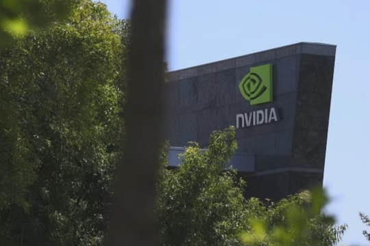 Nvidia H200 bị Mỹ rà soát an ninh bất thường trước khi bán sang Trung Quốc