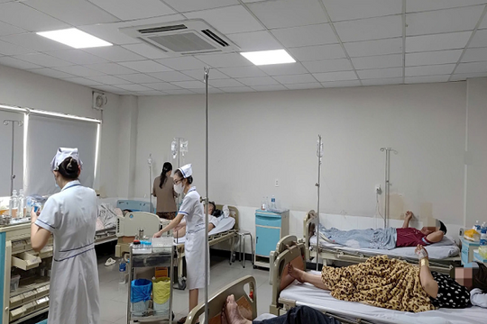 Ngộ độc bánh mì ở Phan Thiết: Bộ Y tế ra lệnh khẩn cấp truy tìm “kẻ gây hại”