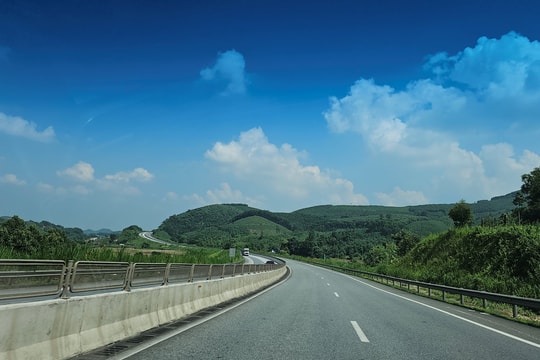 Khoa học công nghệ và 'sức bật 3.000 km cao tốc'