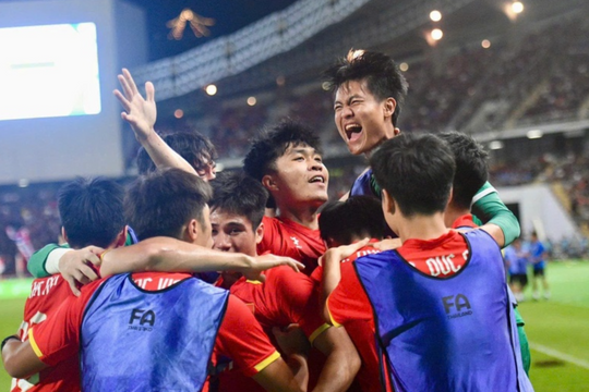 Thủ tướng gửi thư chúc mừng đội tuyển bóng đá nam U22 và tuyển nữ Futsal giành HCV SEA Games 33