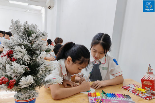 Giáng sinh của trẻ em thời công nghệ
