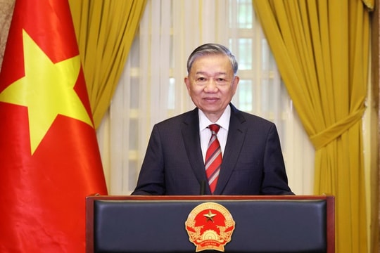 QUÂN ĐỘI NHÂN DÂN VỮNG BƯỚC DƯỚI CỜ ĐẢNG QUANG VINH