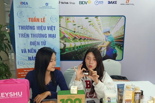 Thanh niên hưởng ứng Tuần lễ Thương hiệu Việt, đưa sản phẩm Việt lên nền tảng số