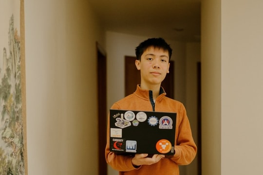 AI tạo ra thế hệ doanh nhân còn ngồi ghế nhà trường