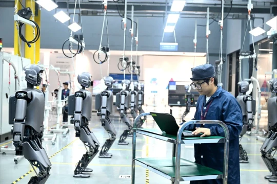 Hacker kiểm soát đội quân robot hình người chỉ với 1 lệnh: Hậu quả có thể thảm khốc