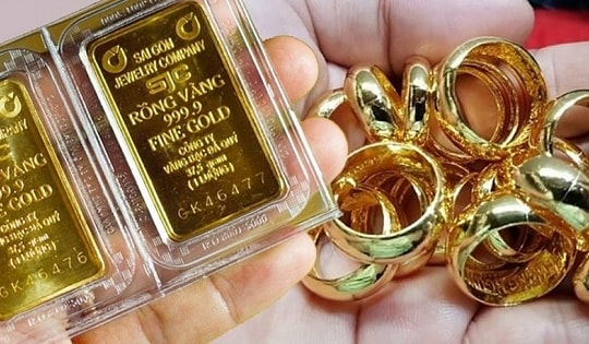 Giá vàng hôm nay 26.12: Rời đỉnh 159 triệu, nên 'xả hàng' hay tranh thủ bắt đáy?