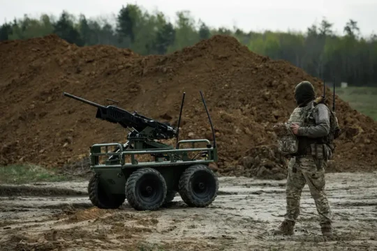 Ukraine đưa robot vũ trang ra chiến trường