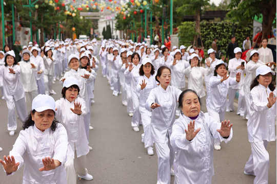 Dân số Việt Nam: sinh ít, già nhanh