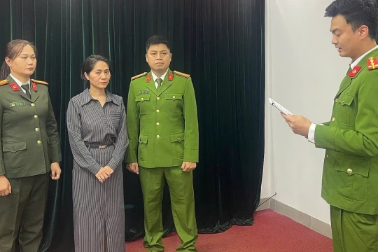 Bắt giam Giám đốc công ty tổ chức đêm nhạc 'Về đây bốn cánh chim trời'