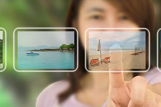 Du lịch số khiến các tour truyền thống 'đứng ngồi không yên'