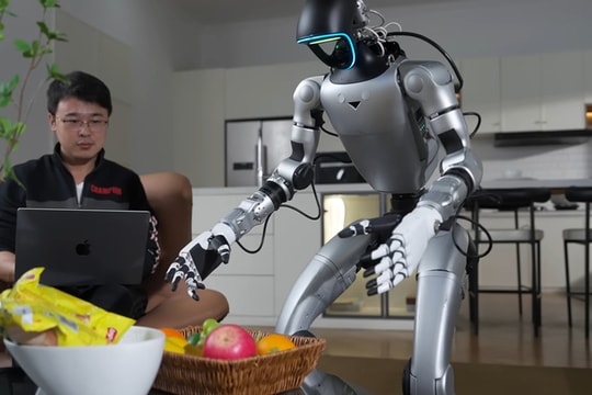 Unitree trình diễn robot hình người làm việc nhà, điều khiển từ xa