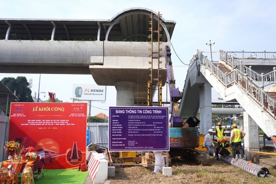 Metro số 1 (TP.HCM): Lắp đặt thang máy cầu vượt bộ hành