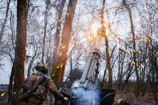 Tin vũ khí hôm nay 12.1: Khẩu pháo ‘từ bảo tàng’ bất ngờ trở lại chiến trường Ukraine