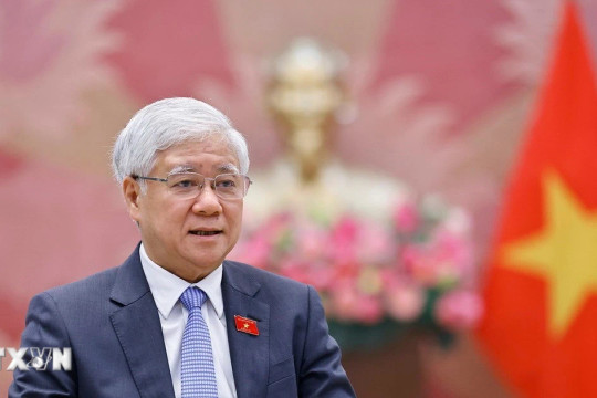 Đổi mới mạnh mẽ tư duy xây dựng và hoàn thiện thể chế pháp luật