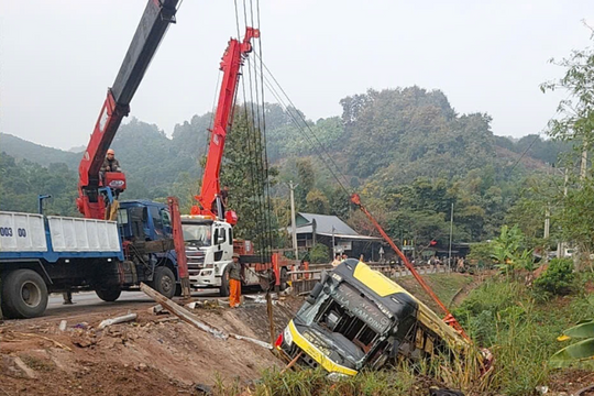 Tai nạn giao thông nghiêm trọng tại Sơn La, 4 người thương vong