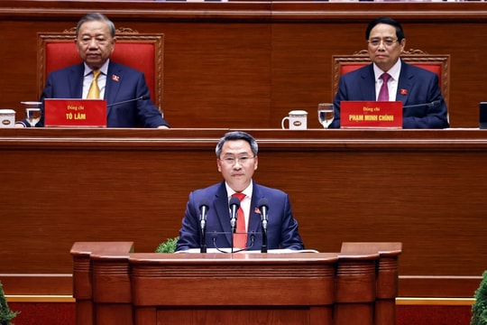 Kiên định, vận dụng và phát triển sáng tạo chủ nghĩa Mác - Lênin, tư tưởng Hồ Chí Minh và lý luận về đường lối Đổi mới của Đảng trong kỷ nguyên vươn mình của dân tộc