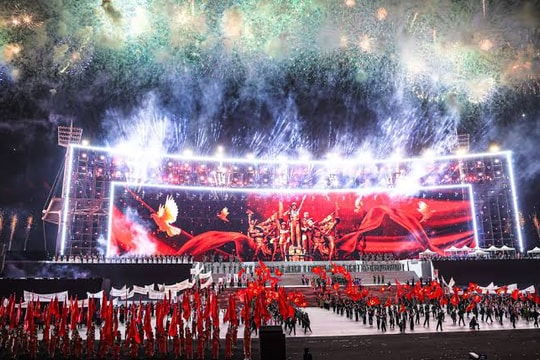 TRỰC TIẾP: Chương trình nghệ thuật đặc biệt 'Dưới lá cờ vẻ vang của Đảng'