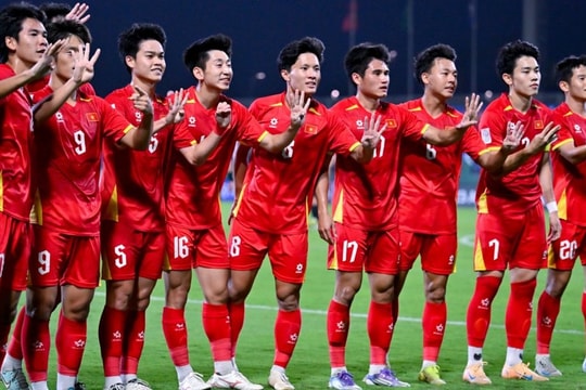 Thủ tướng trân trọng cảm ơn sự sát cánh của người hâm mộ với đội bóng đá U23