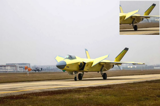 Tin vũ khí hôm nay 28.1: Trung Quốc thu hẹp khoảng cách với tiêm kích Mỹ cùng J-20A