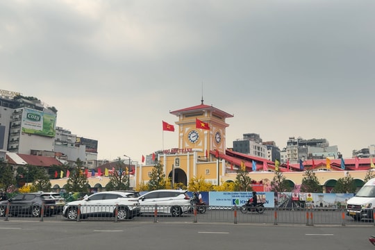 Chợ Bến Thành và hồ Con Rùa: Can thiệp bao nhiêu là đủ?