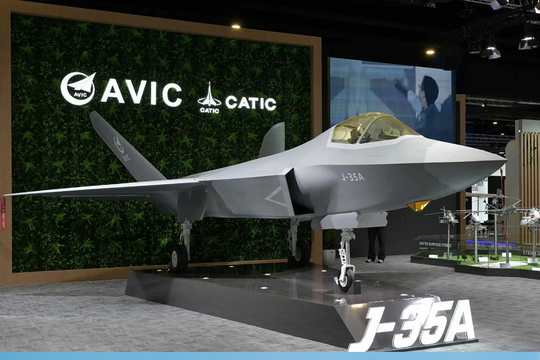 Tin vũ khí hôm nay 5.2: Trung Quốc lần đầu trưng bày tiêm kích J-35A