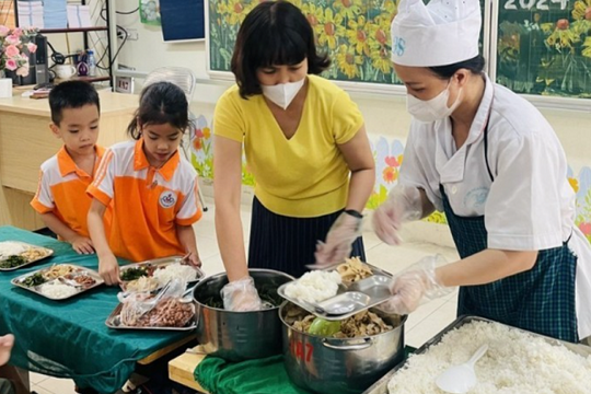 Sở ATTP TP.HCM giao hiệu trưởng chịu trách nhiệm bữa ăn học sinh