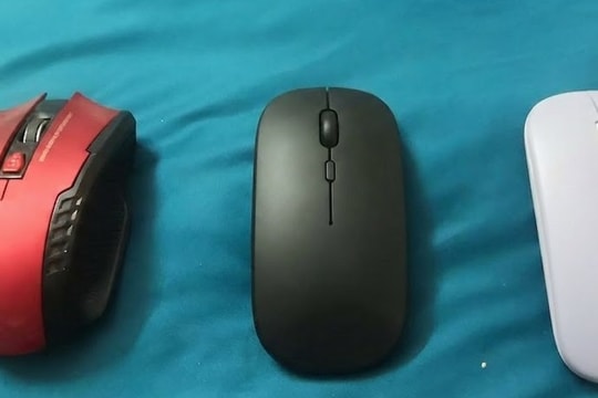Chọn chuột máy tính không dây dùng pin hay tích hợp pin sạc?