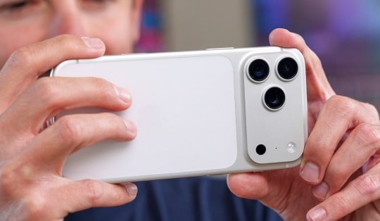 iPhone 18 Pro Max - Động thái hoảng loạn thầm lặng của Apple?