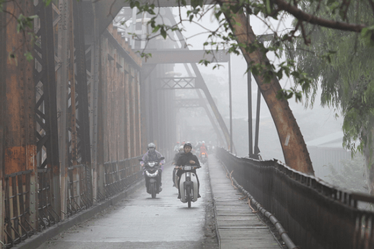 Thời tiết hôm nay 12.2: Miền Bắc vào mùa 'nồm ẩm', mưa phùn và sương mù bao phủ