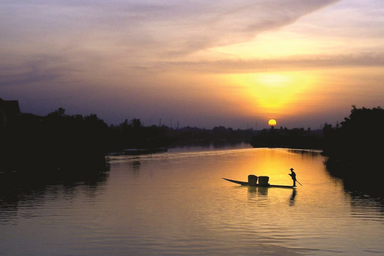 Tản văn của Nguyễn Một: Nắng bờ sông