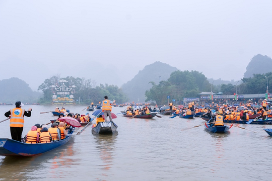 Chùa Hương số hóa hành trình tâm linh, du khách nói gì?