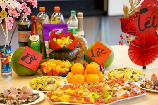 Ngày Tết viết cho những cha mẹ có con ở xứ Tây