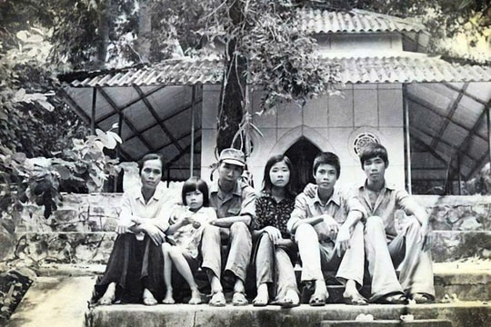 Nhà thơ, nhà báo Hữu Việt: 'Cha, người thầy suốt đời của tôi'