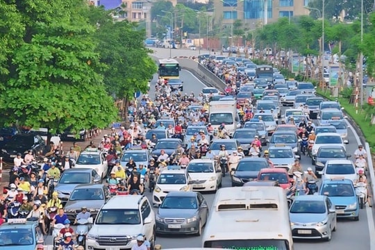Thủ tướng: Không để ùn tắc kéo dài ở tuyến đường vào trung tâm Hà Nội và TP.HCM